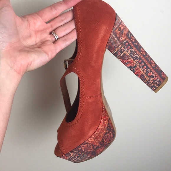 Lucky Brand Ruse Oiled Sued Block Heels LK-Neece - Picture 5 of 8